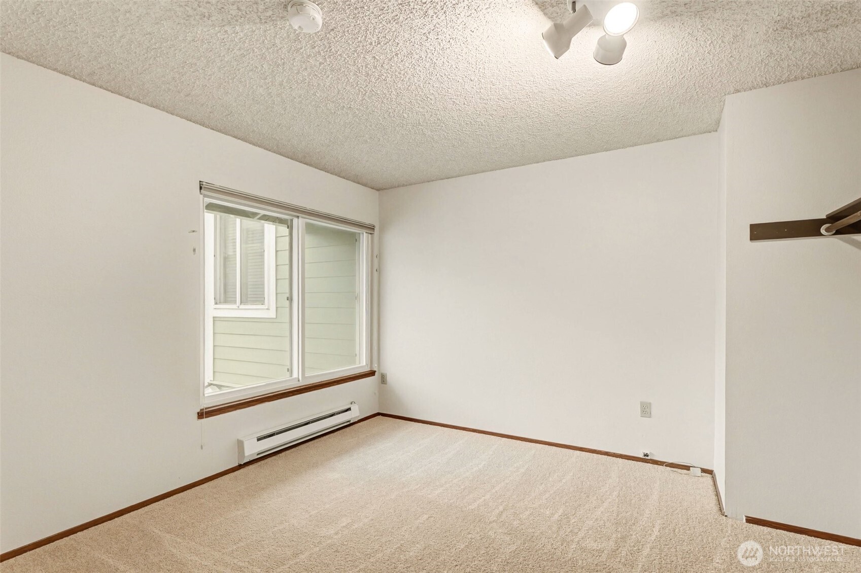 2417 S 222nd Street #A6, Des Moines, WA 98198
