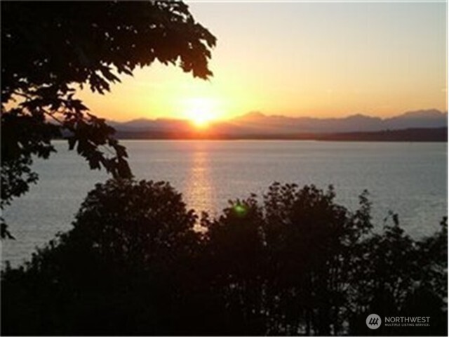 5426 Beach Drive SW, Seattle, WA 98136