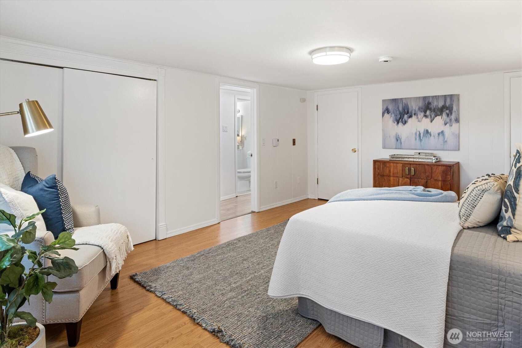 10044 12th Avenue NW, Seattle, WA 98177-5210