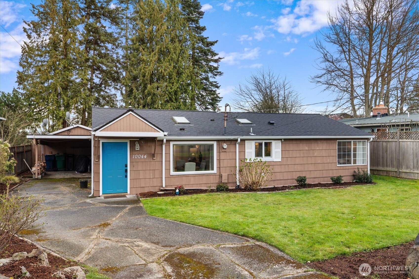 10044 12th Avenue NW, Seattle, WA 98177-5210