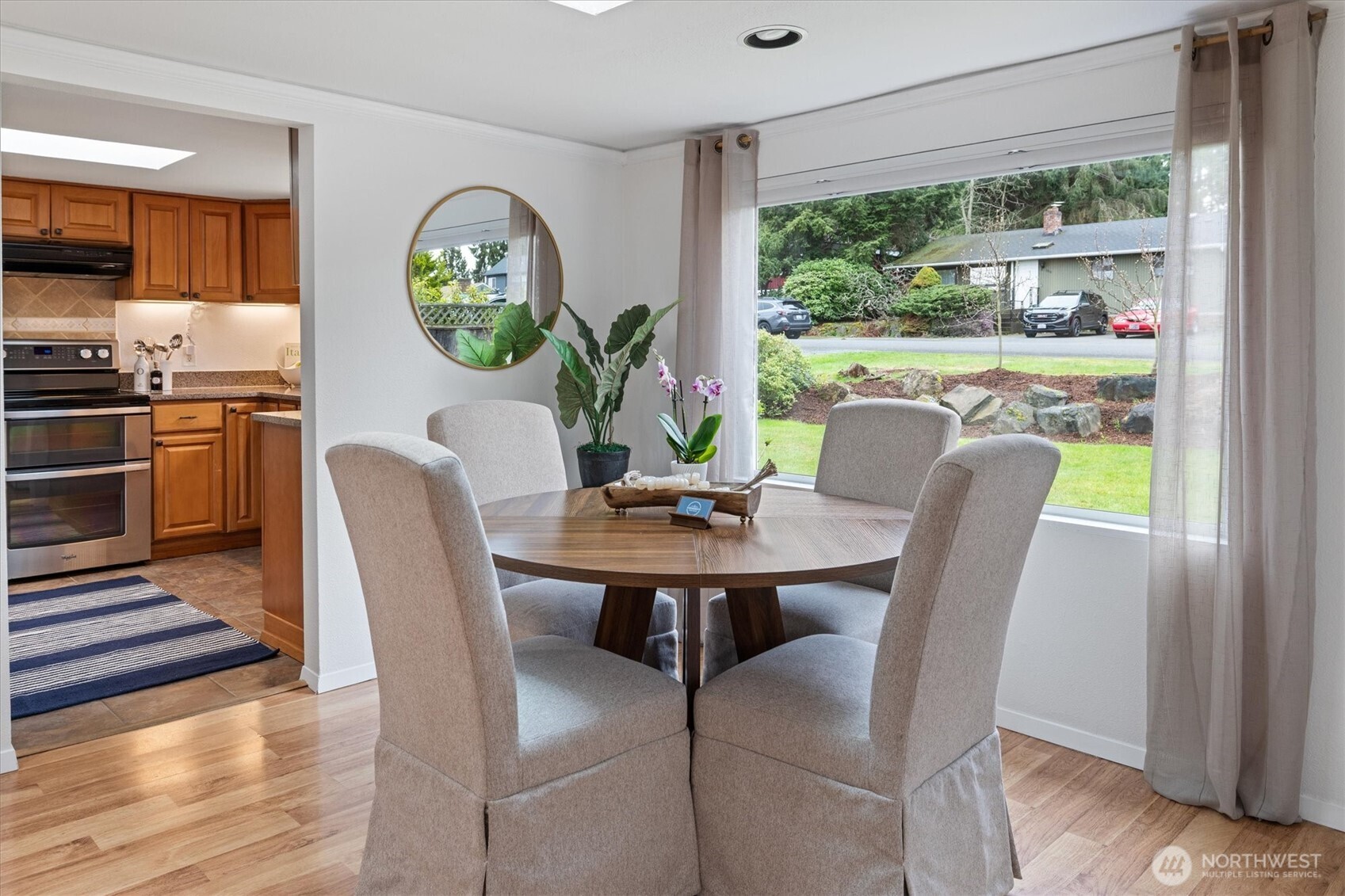 10044 12th Avenue NW, Seattle, WA 98177-5210