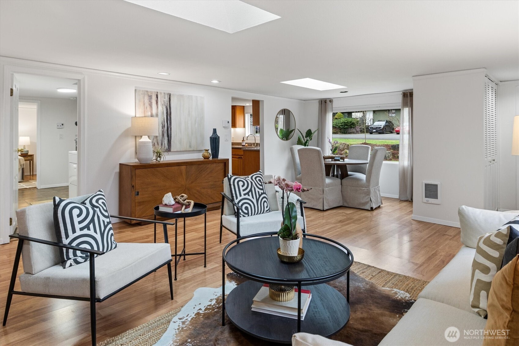 10044 12th Avenue NW, Seattle, WA 98177-5210