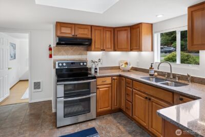 10044 12th Avenue NW, Seattle, WA 98177-5210 - Photo 6