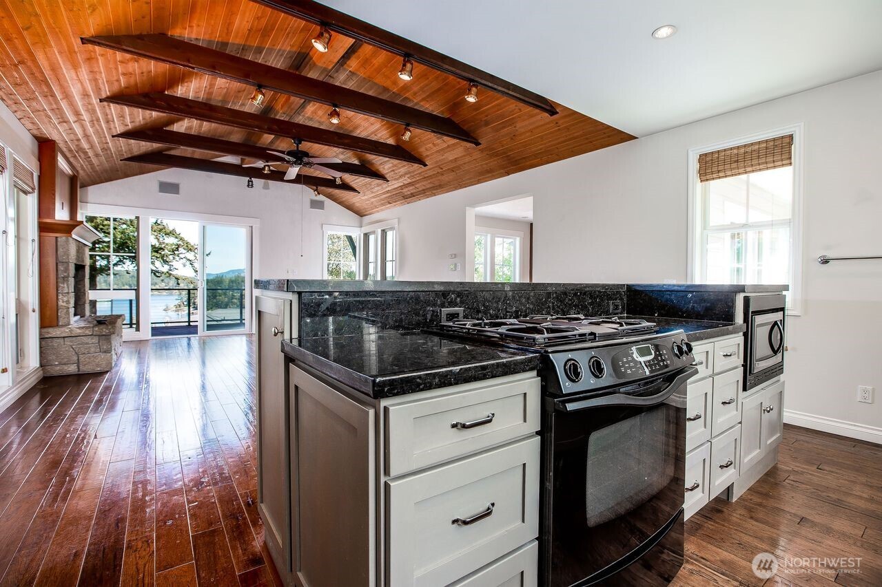 480 Nelson Street , Friday Harbor, WA 98250