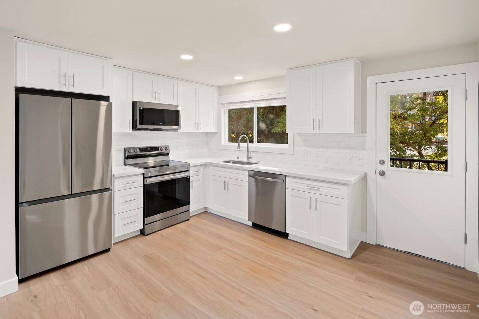 845 Kirkland Way , Kirkland, WA 98033