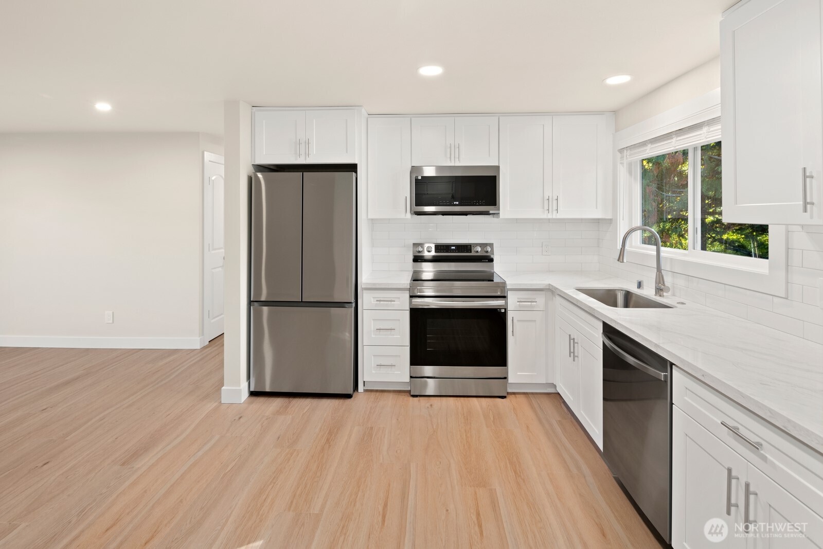 845 Kirkland Way , Kirkland, WA 98033