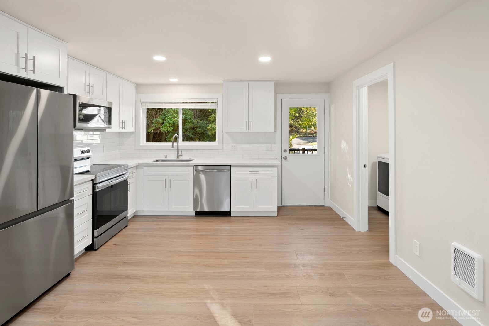 845 Kirkland Way , Kirkland, WA 98033