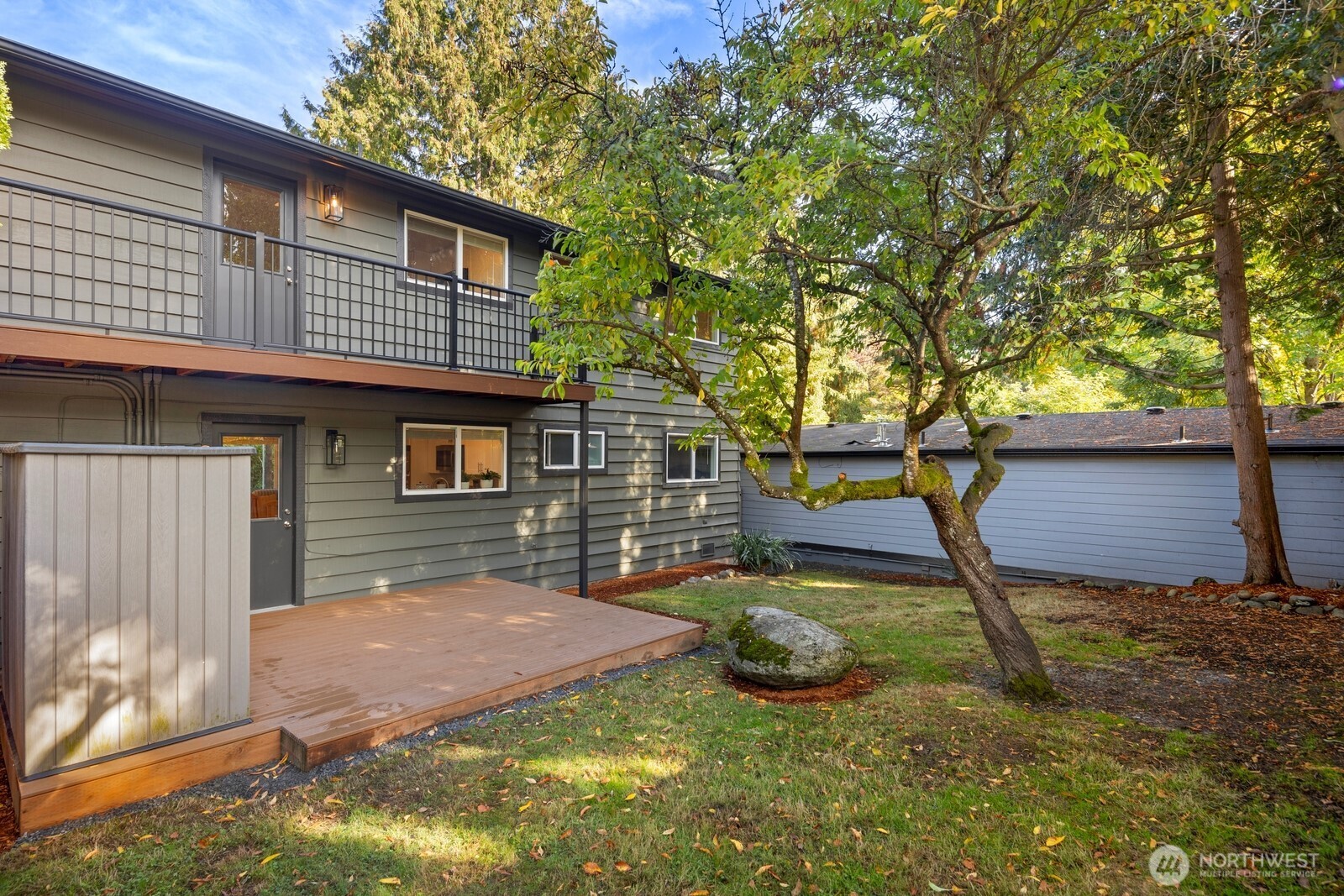 845 Kirkland Way , Kirkland, WA 98033