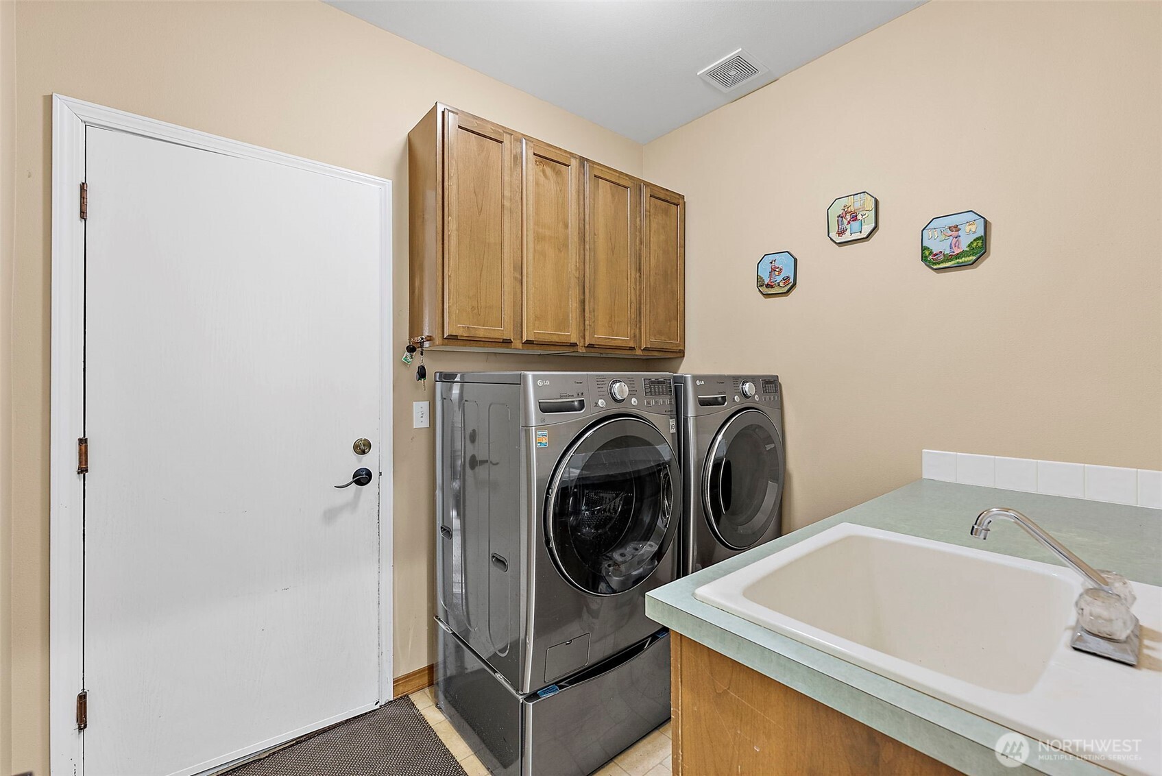 12137 Dream Street SW, Olympia, WA 98512