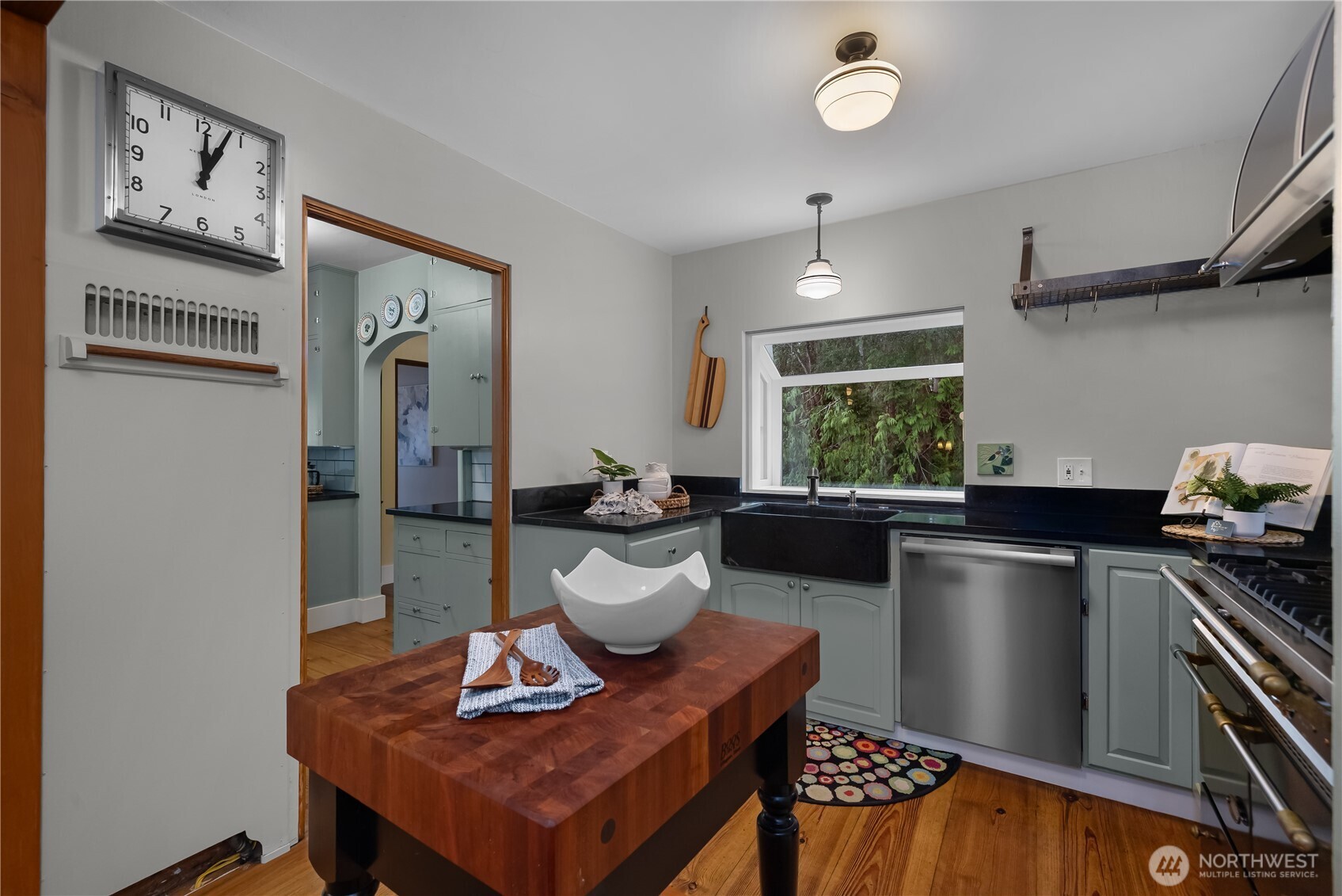 5417 Countryside Beach Drive NW, Olympia, WA 98502