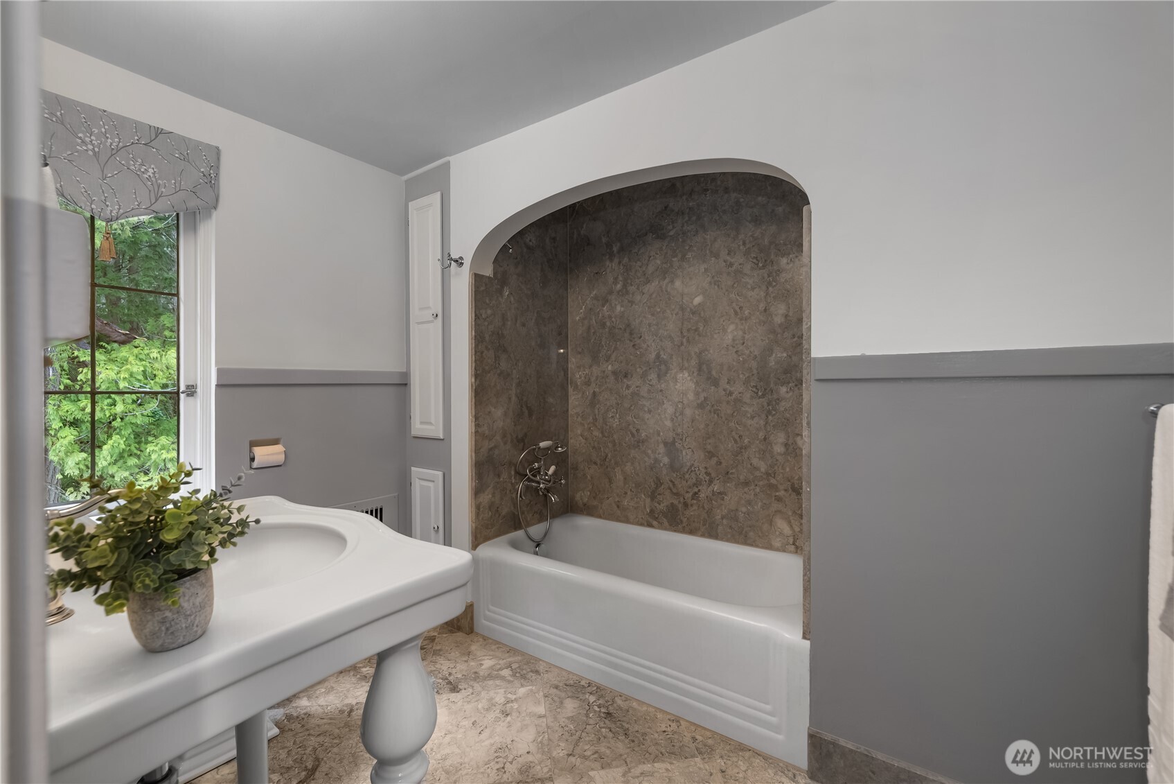 5417 Countryside Beach Drive NW, Olympia, WA 98502