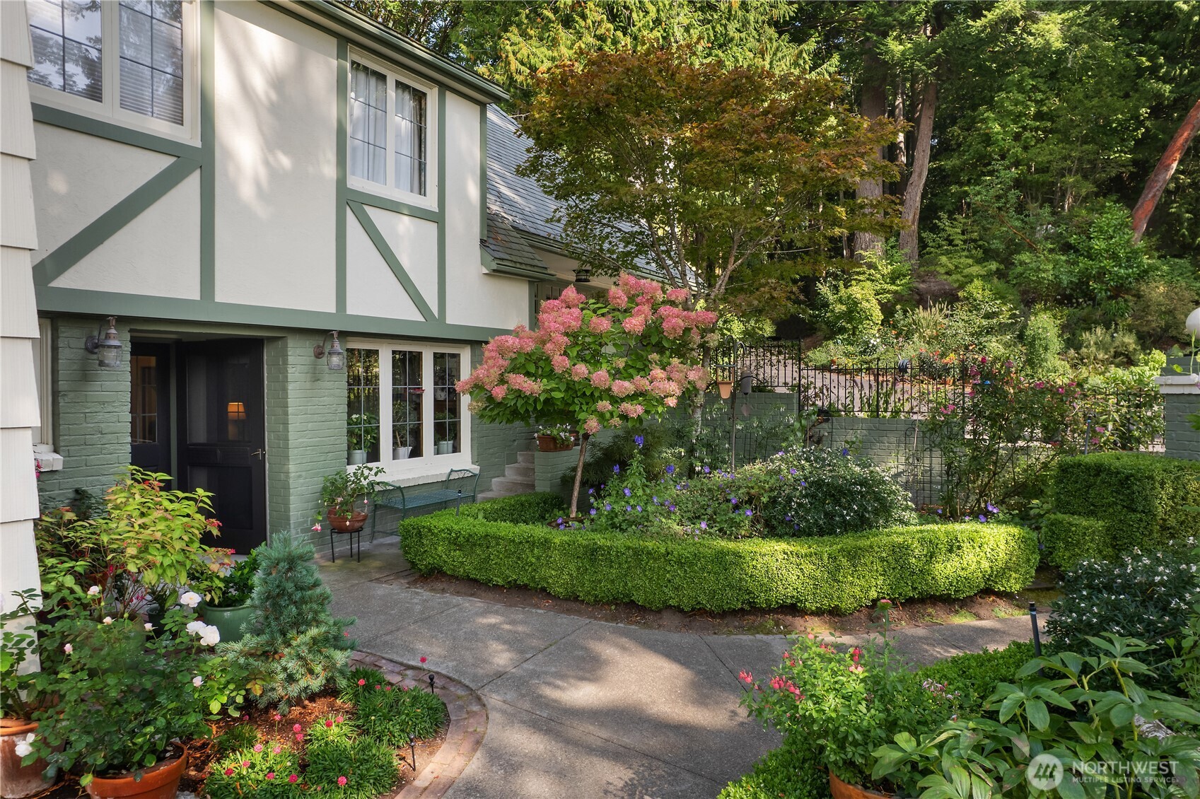 5417 Countryside Beach Drive NW, Olympia, WA 98502