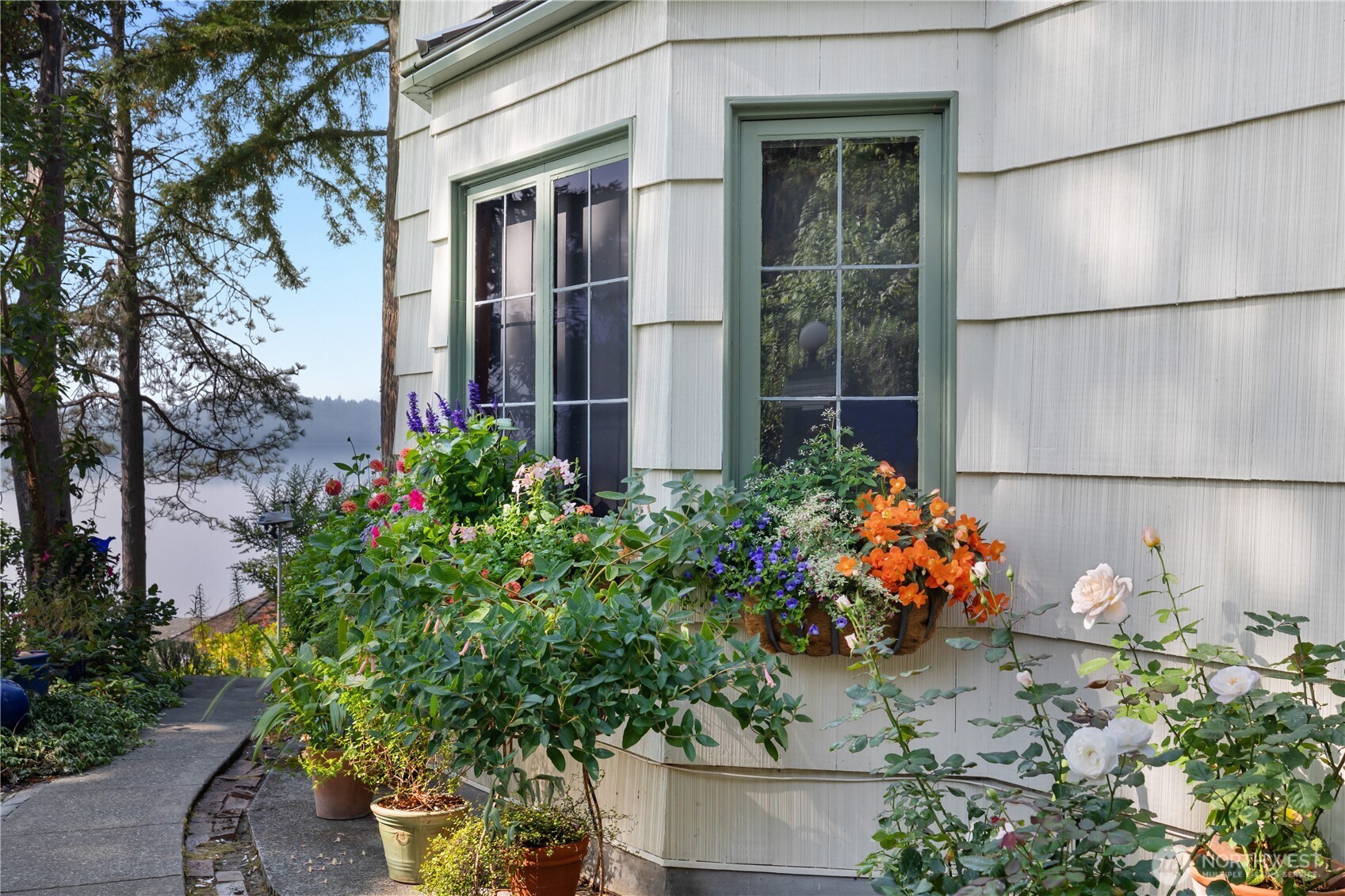 5417 Countryside Beach Drive NW, Olympia, WA 98502