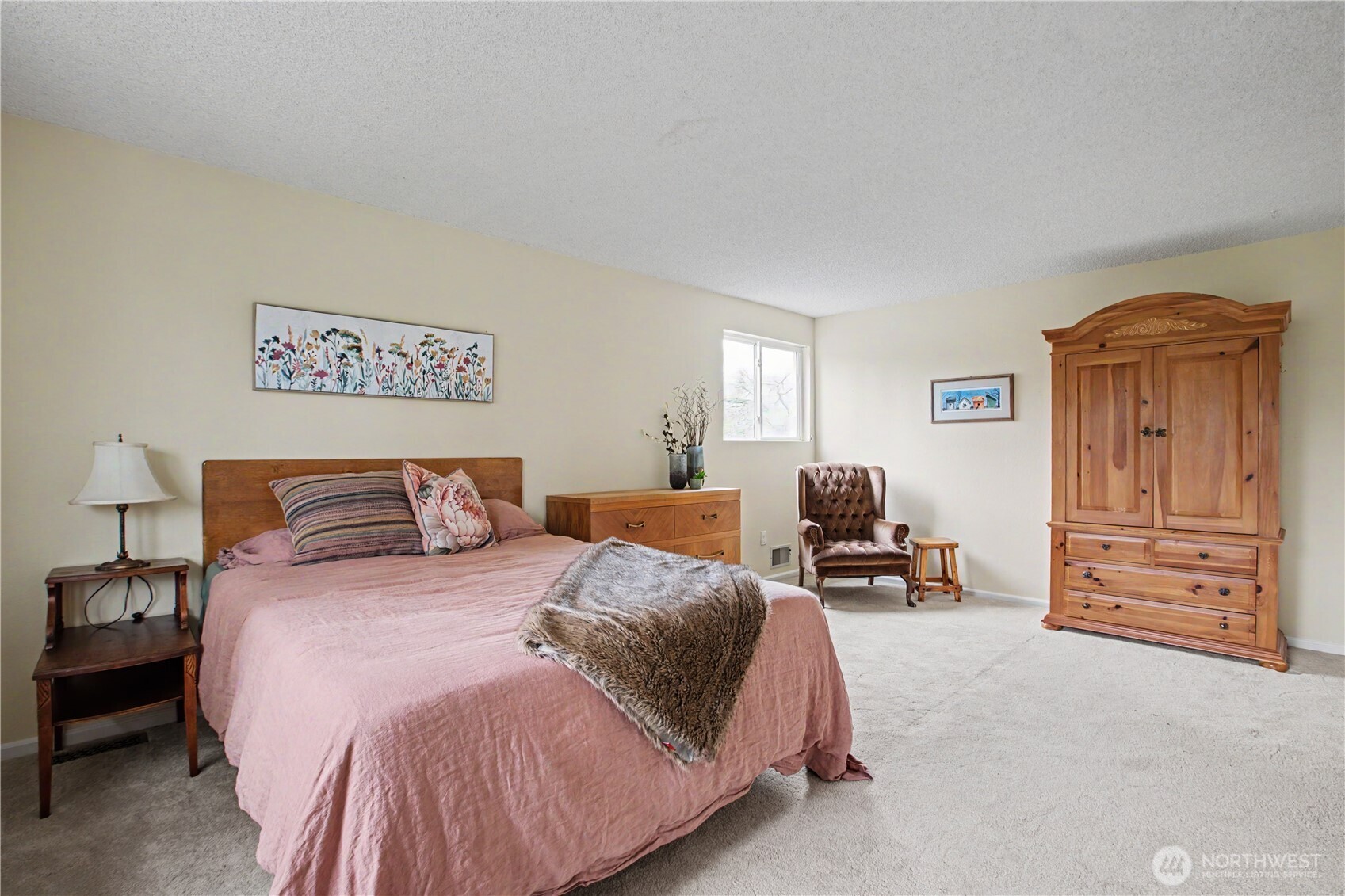 8002 Sapphire Drive SW, Lakewood, WA 98498