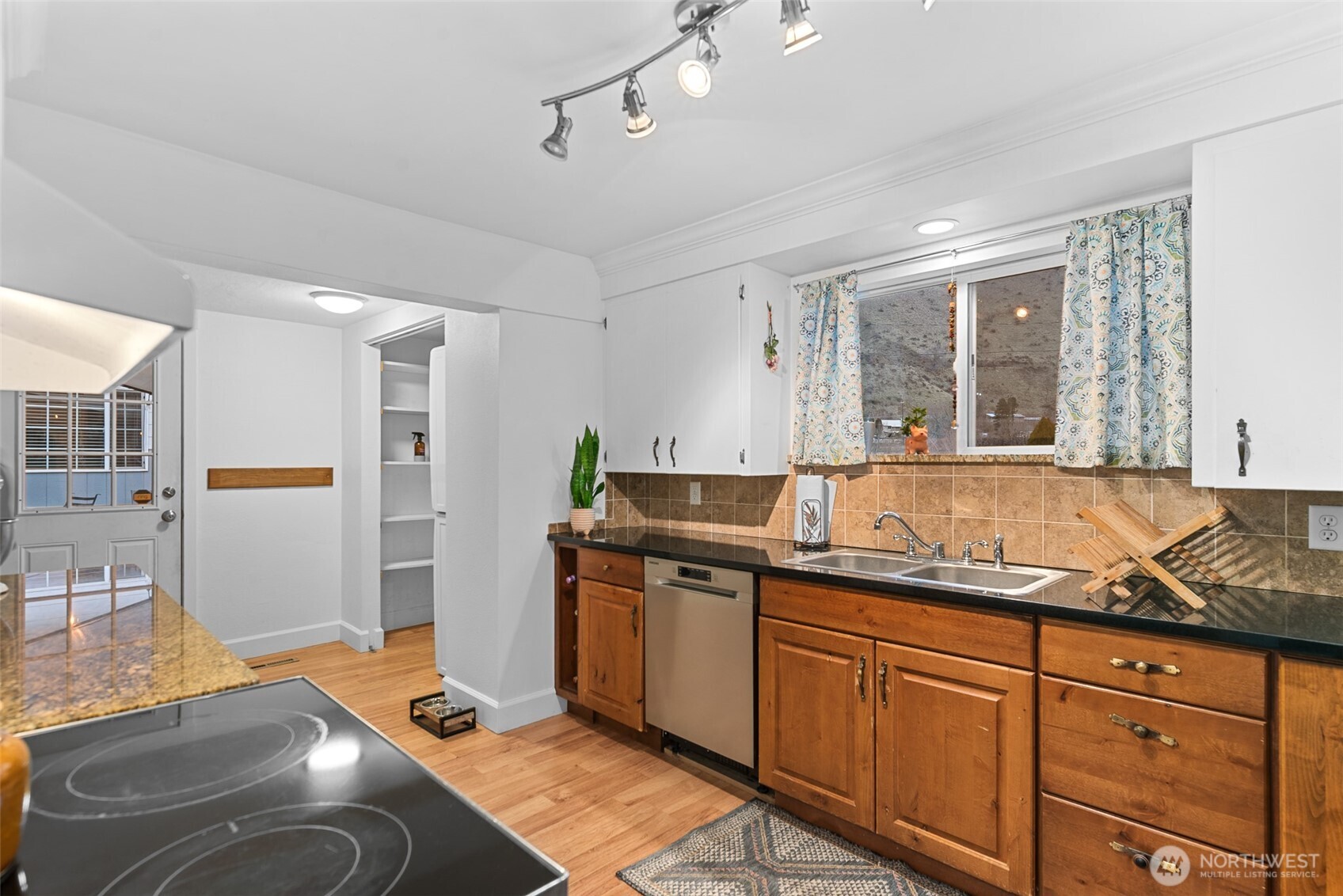 211 Riverfront Drive , Cashmere, WA 98815