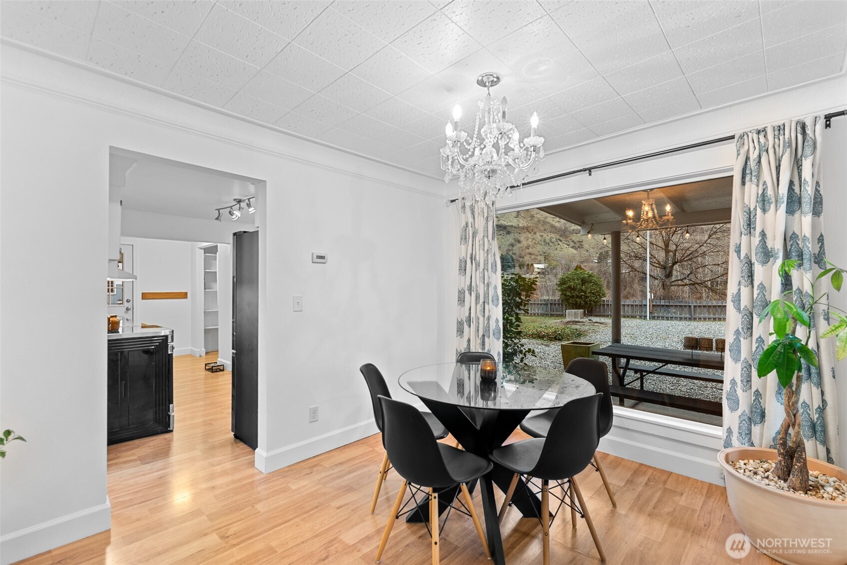 211 Riverfront Drive , Cashmere, WA 98815