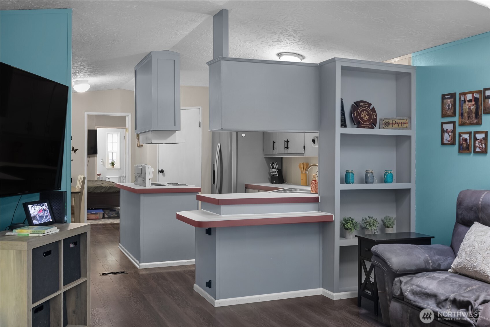 300 N Mount Jupiter Drive , Hoodsport, WA 98548