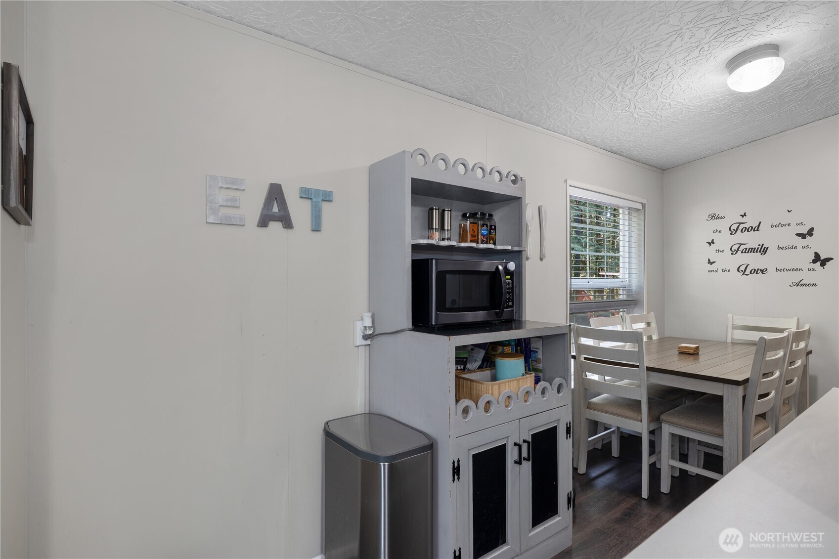 300 N Mount Jupiter Drive , Hoodsport, WA 98548