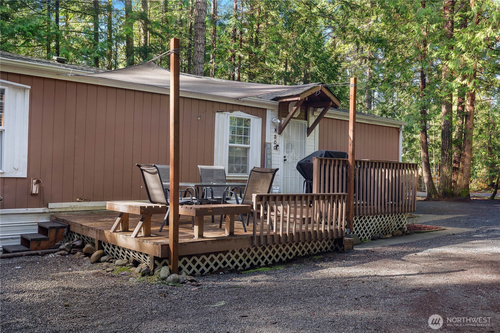 300 N Mount Jupiter Drive , Hoodsport, WA 98548