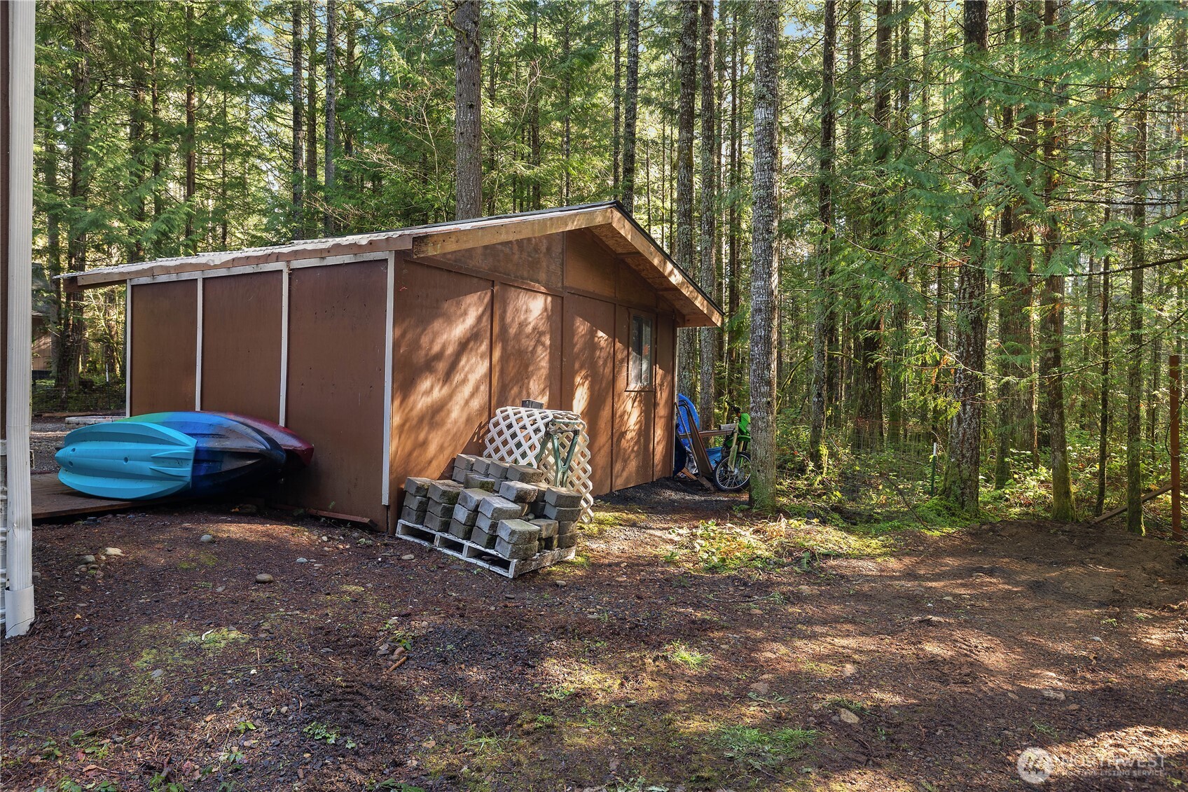 300 N Mount Jupiter Drive , Hoodsport, WA 98548