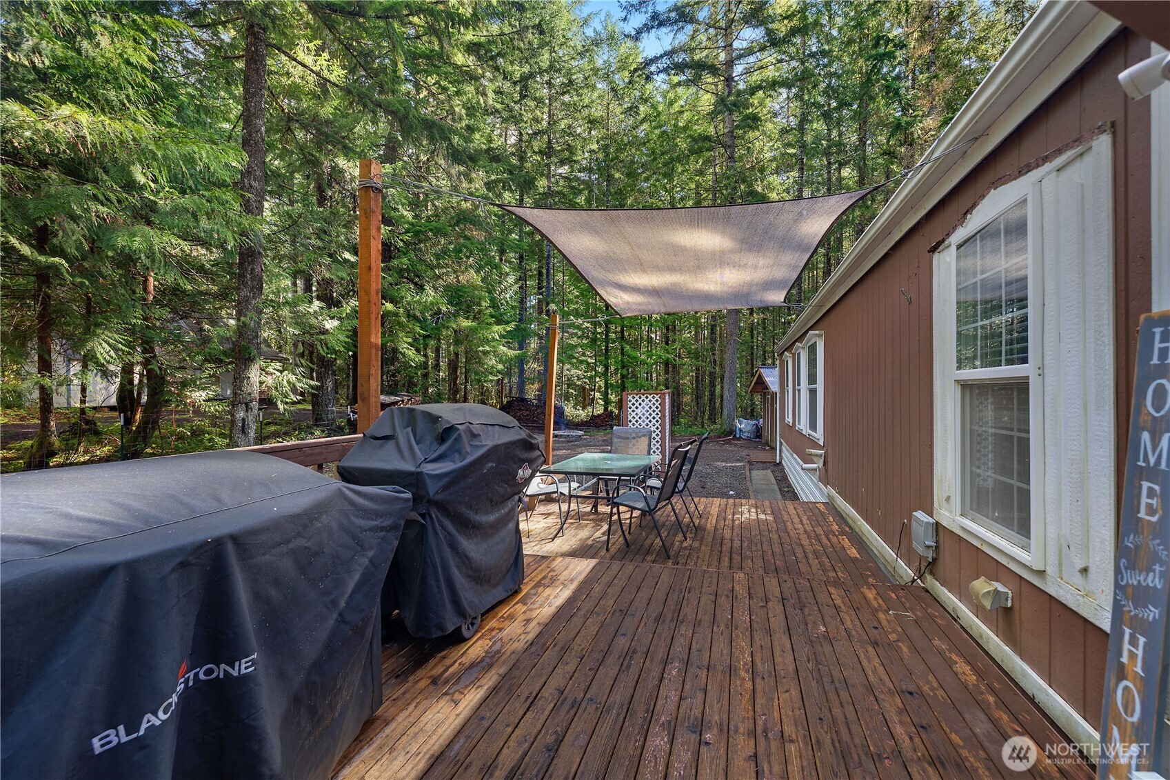 300 N Mount Jupiter Drive , Hoodsport, WA 98548