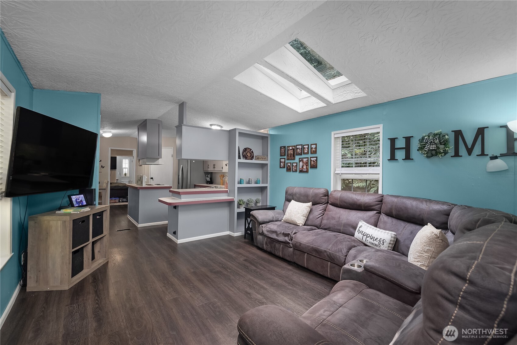 300 N Mount Jupiter Drive , Hoodsport, WA 98548