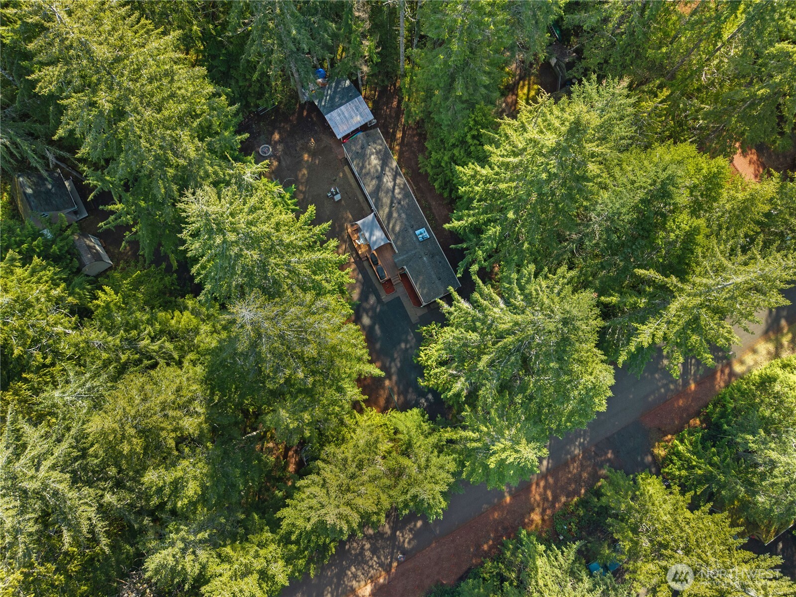 300 N Mount Jupiter Drive , Hoodsport, WA 98548