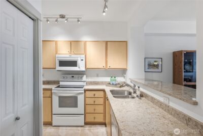 13301 SE 79th Place #B107, Newcastle, WA 98059 - Photo 4