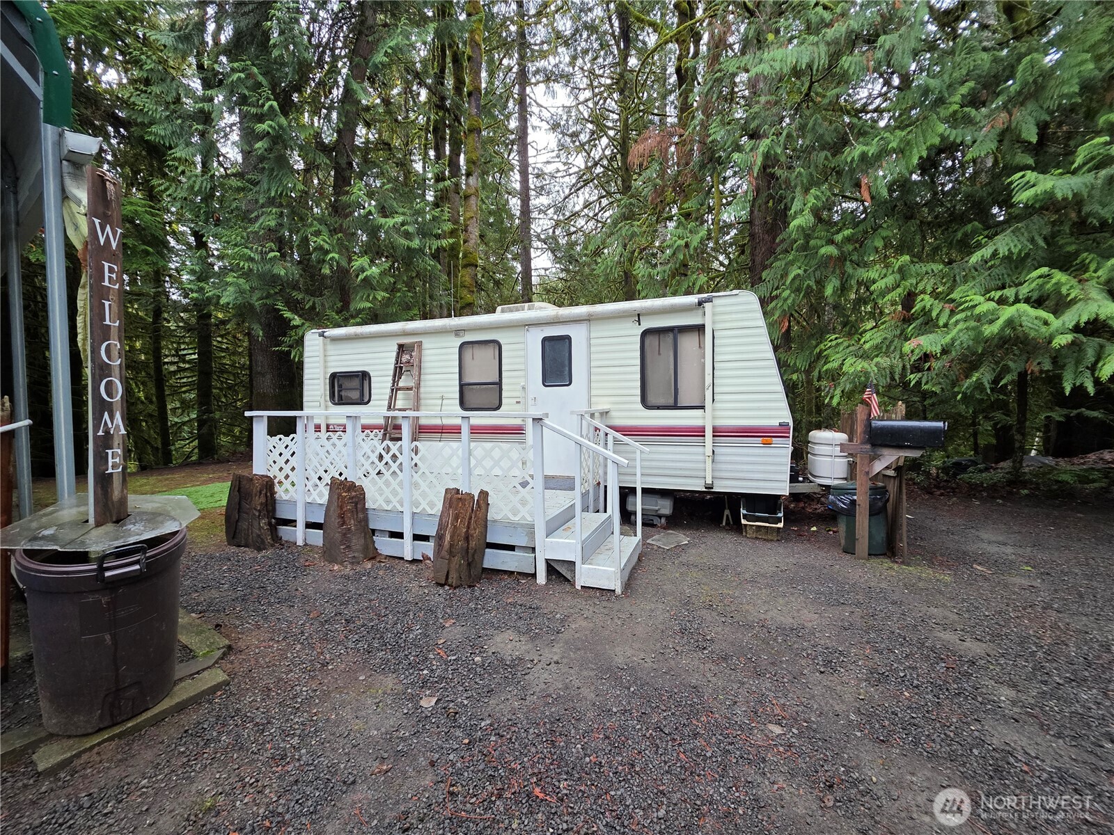 71 Hilltop Court , Brinnon, WA 98320