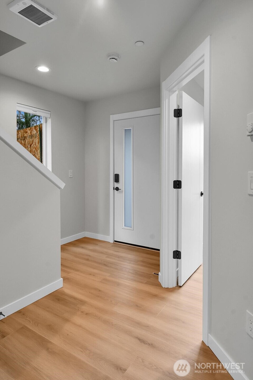 222 124th Street SW #F2, Everett, WA 98204