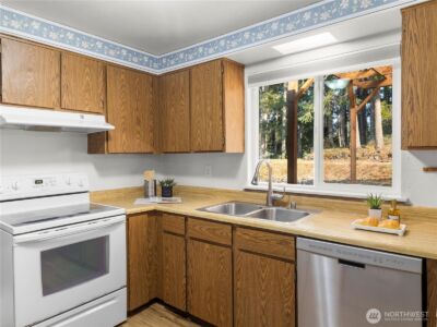 4802 Delores Drive NE, Olympia, WA 98516 - Photo 12