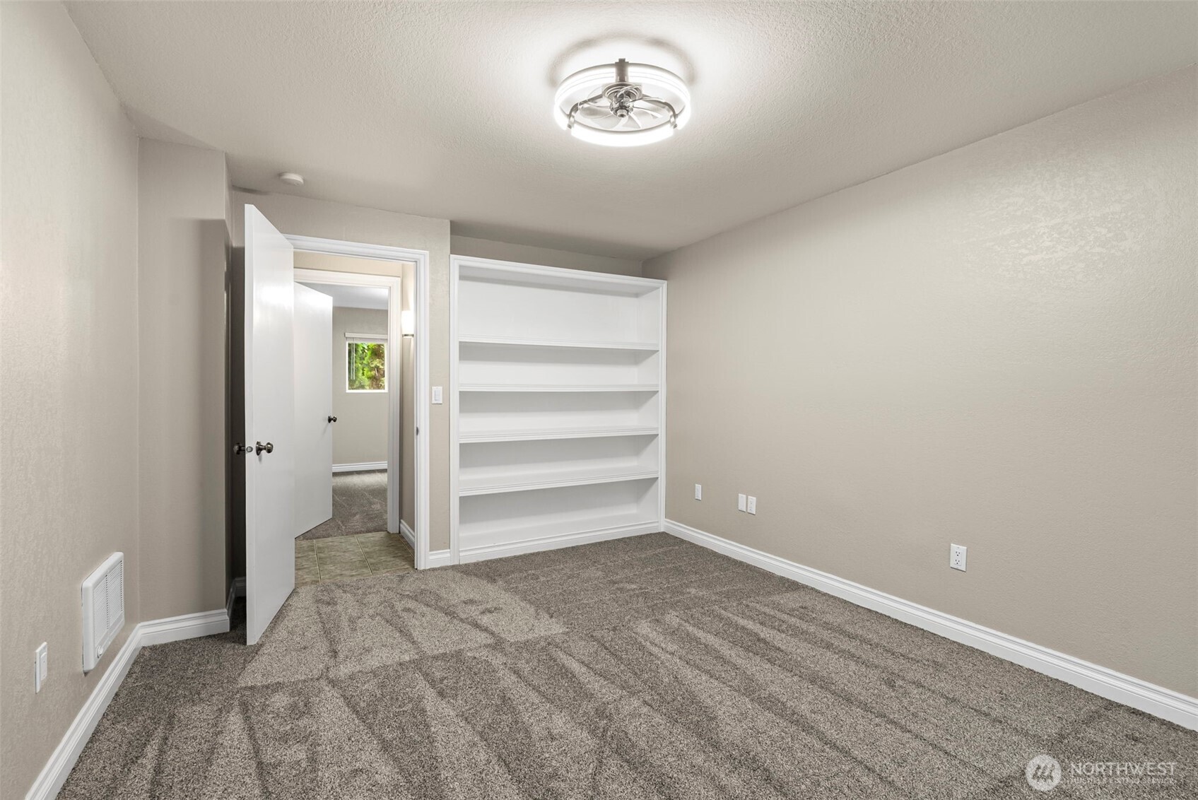 8503 S 259th Street #D31, Kent, WA 98030