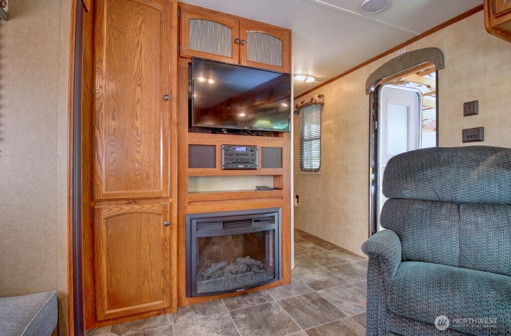 64 Wilderness Way , Deming, WA 98244