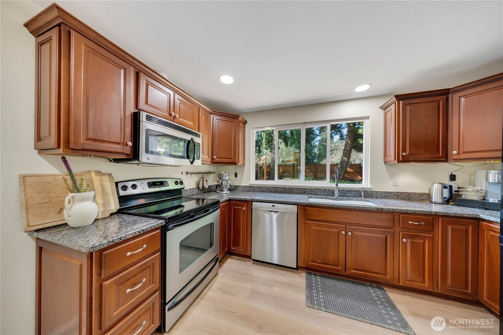 31911 42nd Ave SW, Federal Way, WA 98023