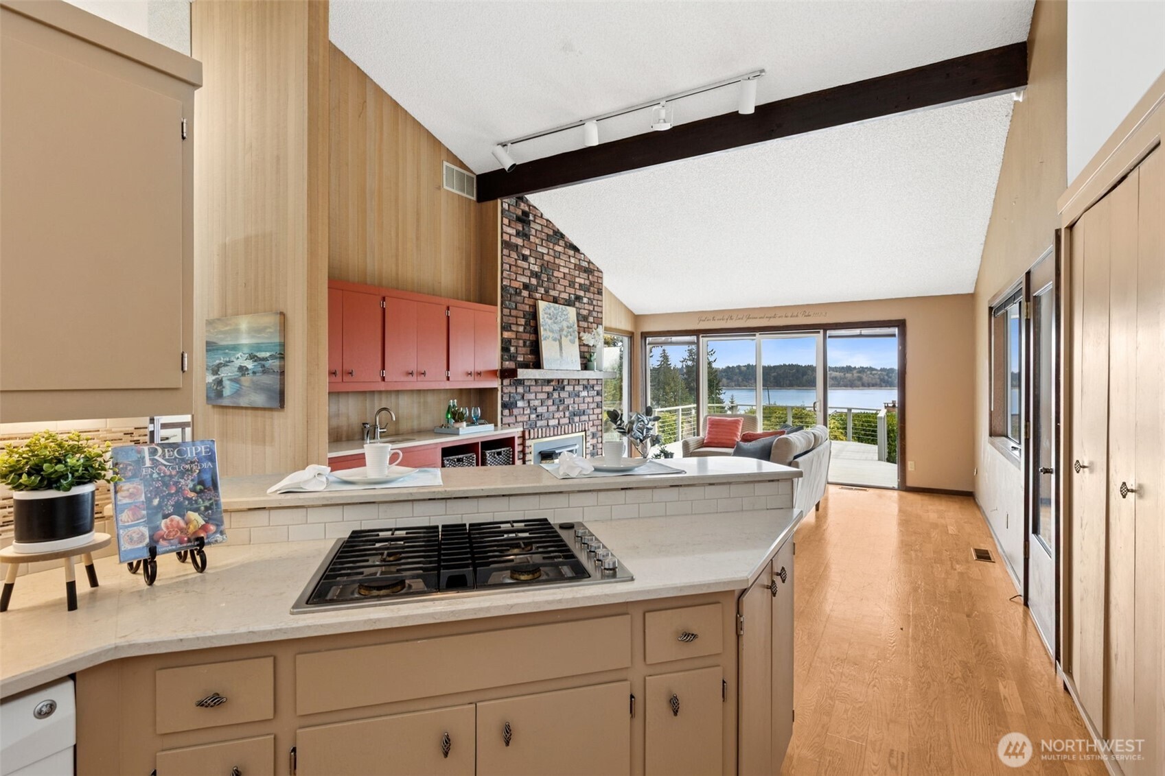 2121 Beverly Beach Drive NW, Olympia, WA 98502