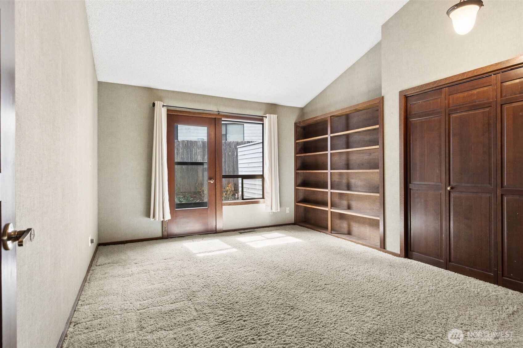 2121 Beverly Beach Drive NW, Olympia, WA 98502