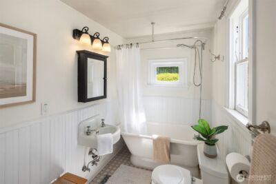 9213 25TH Avenue NE, Seattle, WA 98115 - Photo 12