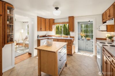 9213 25TH Avenue NE, Seattle, WA 98115 - Photo 15