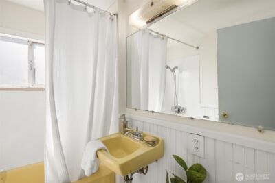 9213 25TH Avenue NE, Seattle, WA 98115 - Photo 20