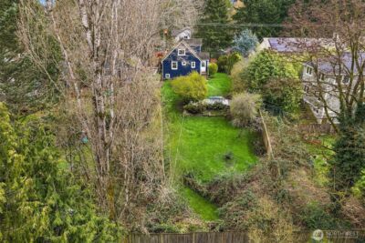 9213 25TH Avenue NE, Seattle, WA 98115 - Photo 2