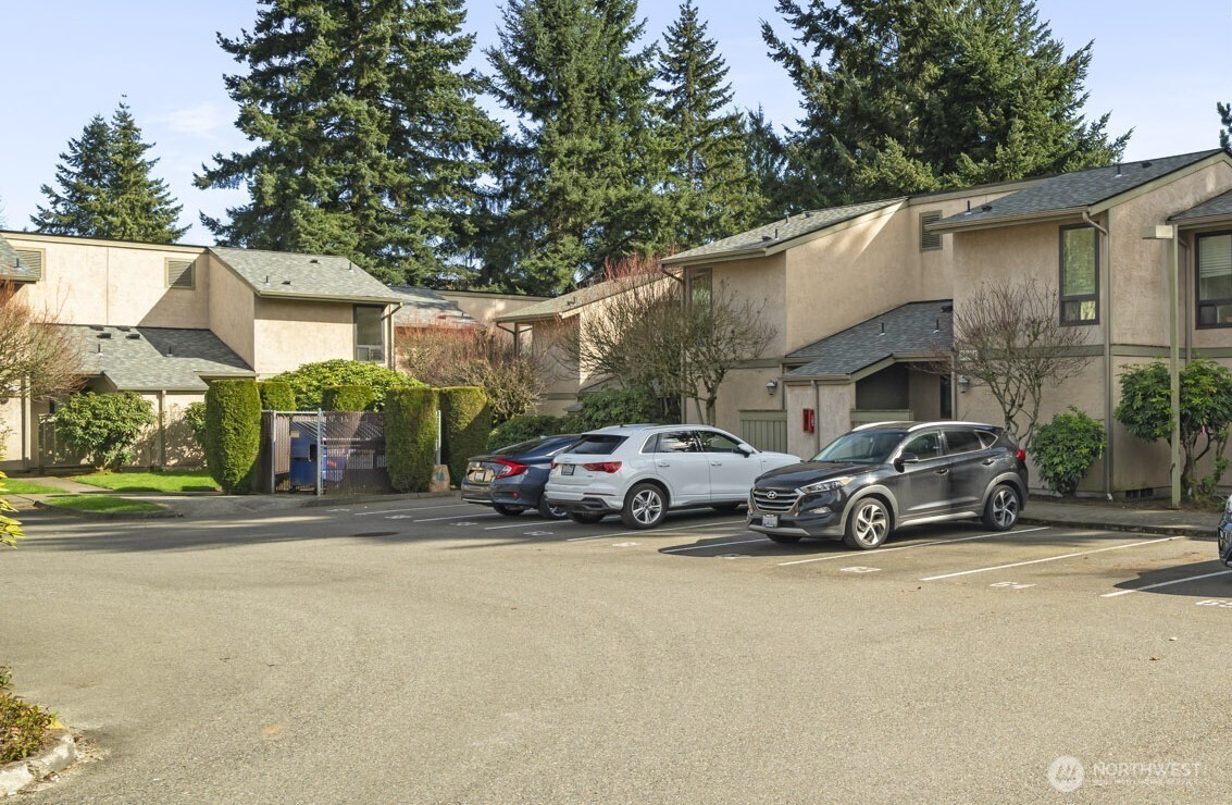 10045 NE 138th Place #E5, Kirkland, WA 98034