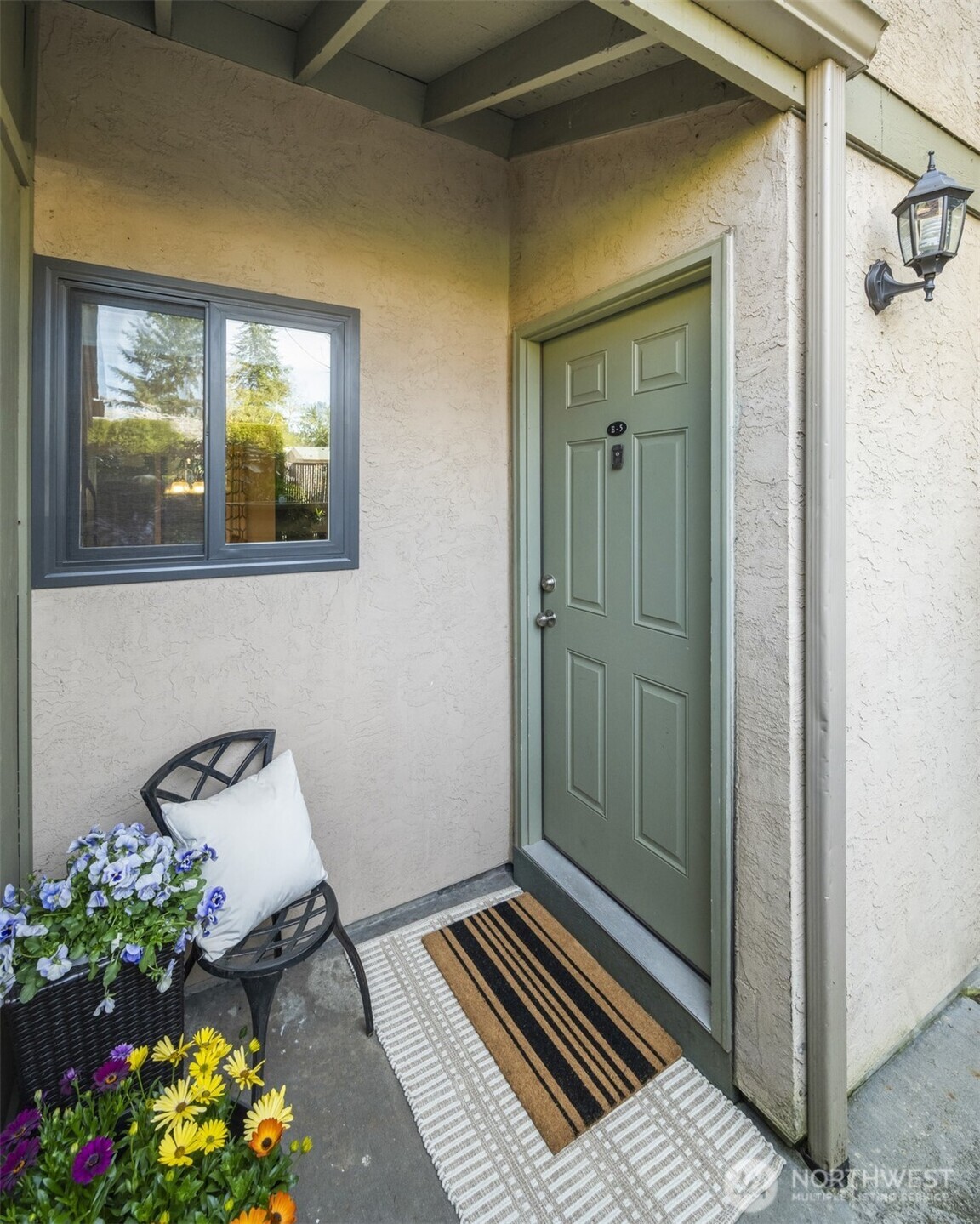 10045 NE 138th Place #E5, Kirkland, WA 98034