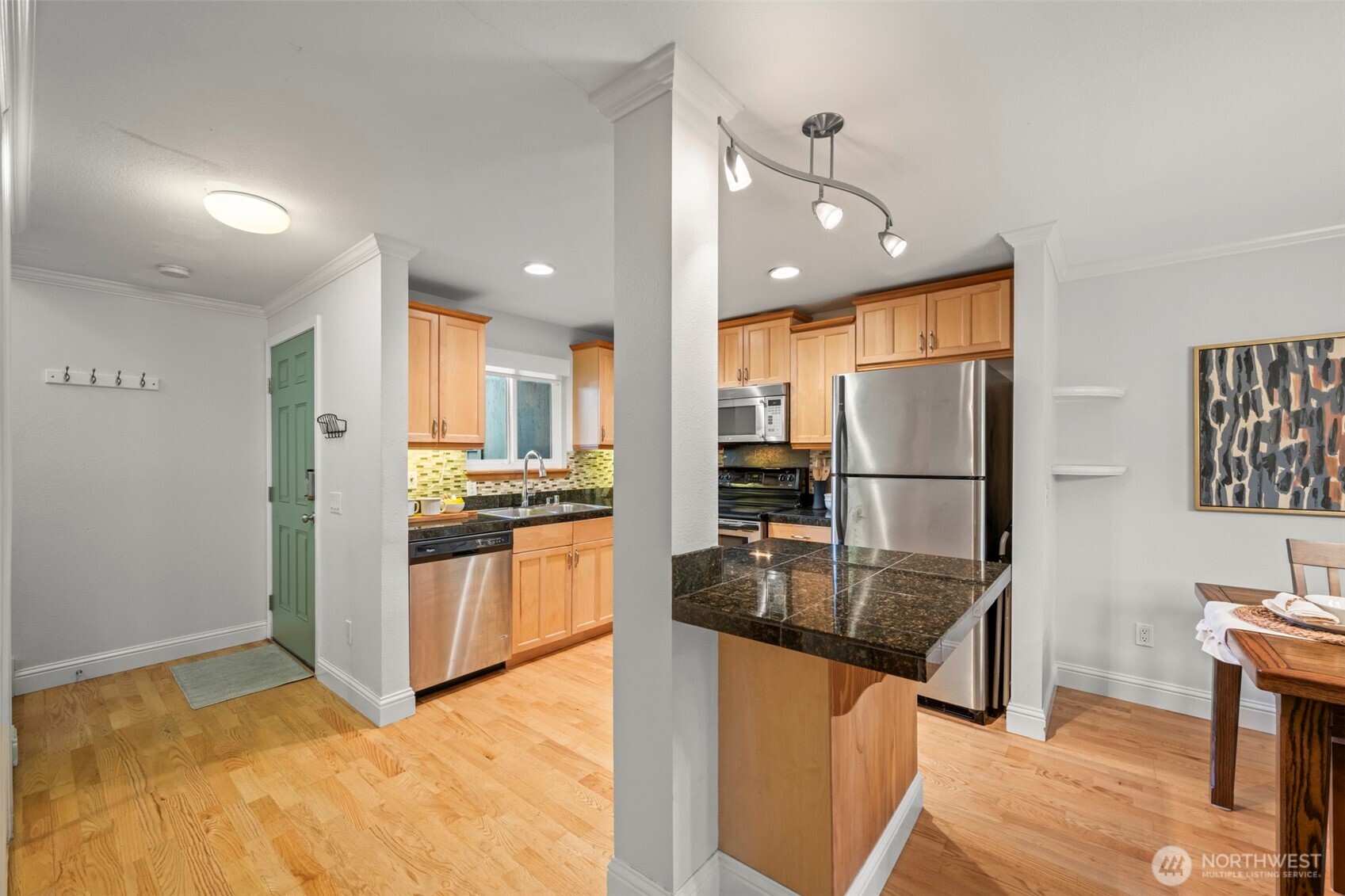 10045 NE 138th Place #E5, Kirkland, WA 98034