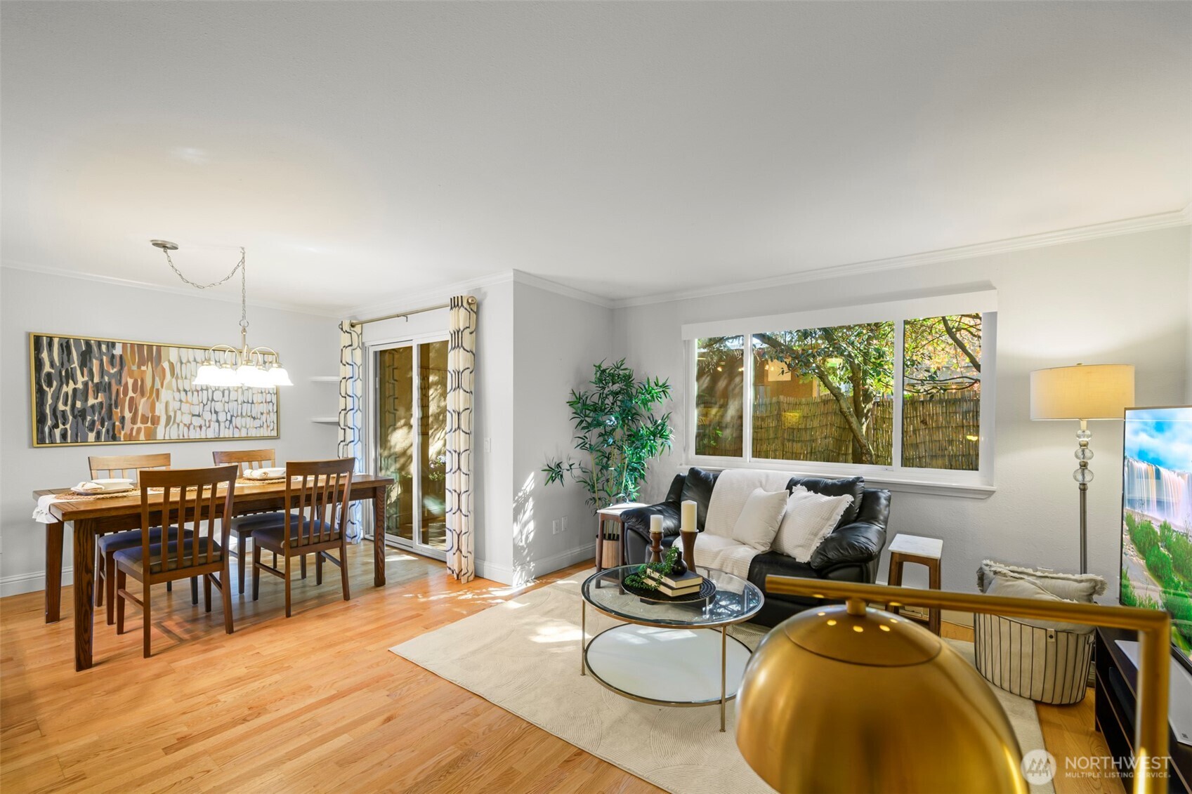 10045 NE 138th Place #E5, Kirkland, WA 98034