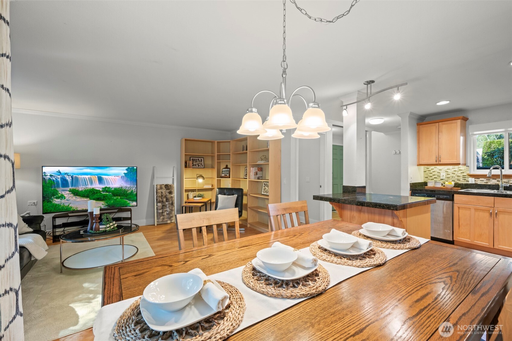 10045 NE 138th Place #E5, Kirkland, WA 98034