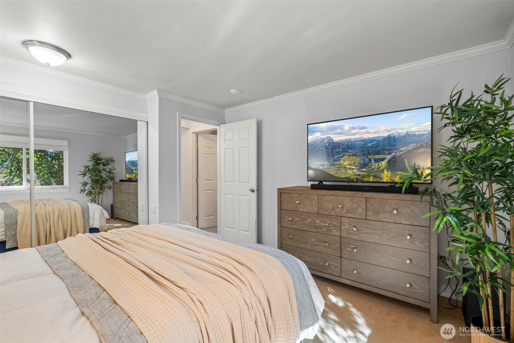 10045 NE 138th Place #E5, Kirkland, WA 98034