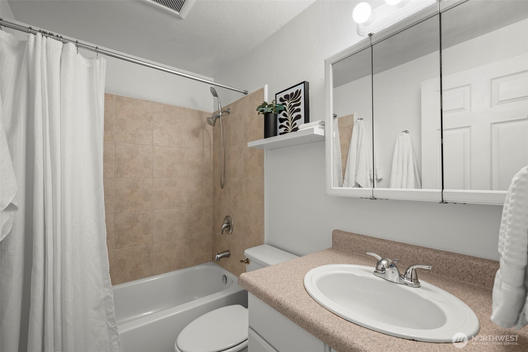 10045 NE 138th Place #E5, Kirkland, WA 98034