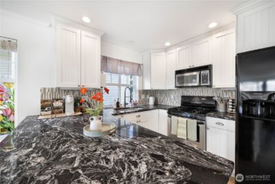 1231 6th Avenue N, Seattle, WA 98109 - Photo 28