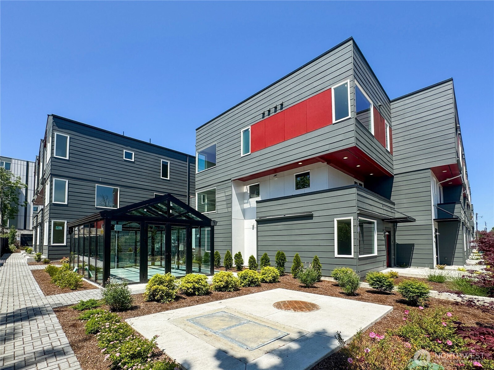 6953 42nd Avenue S, Seattle, WA 98118