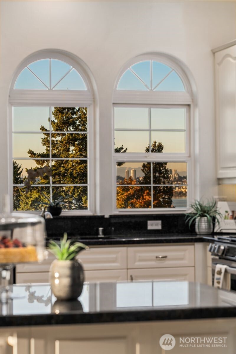 5913 Normar Place , Blaine, WA 98230